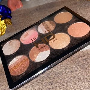 Revolution pro HD highlighter palette